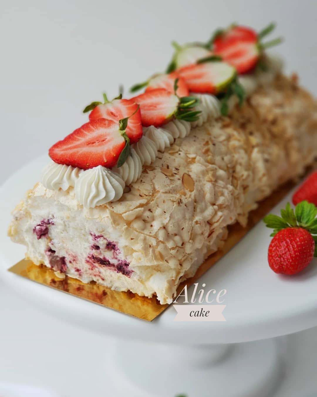 Меренговый рулетик